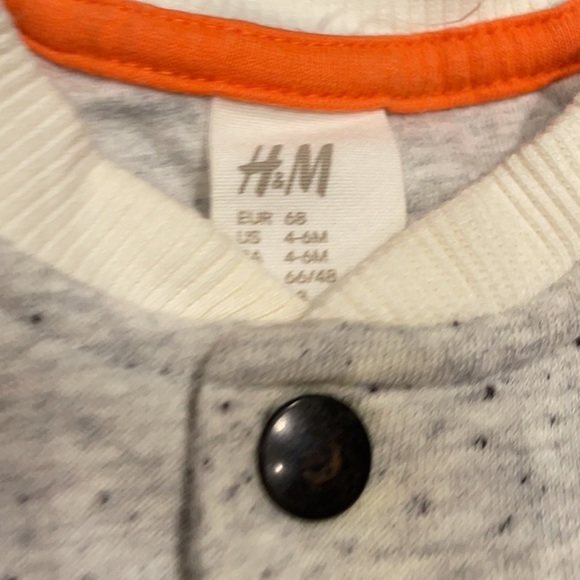 H&M soft jacket 4-6 month - Picture 2 of 2